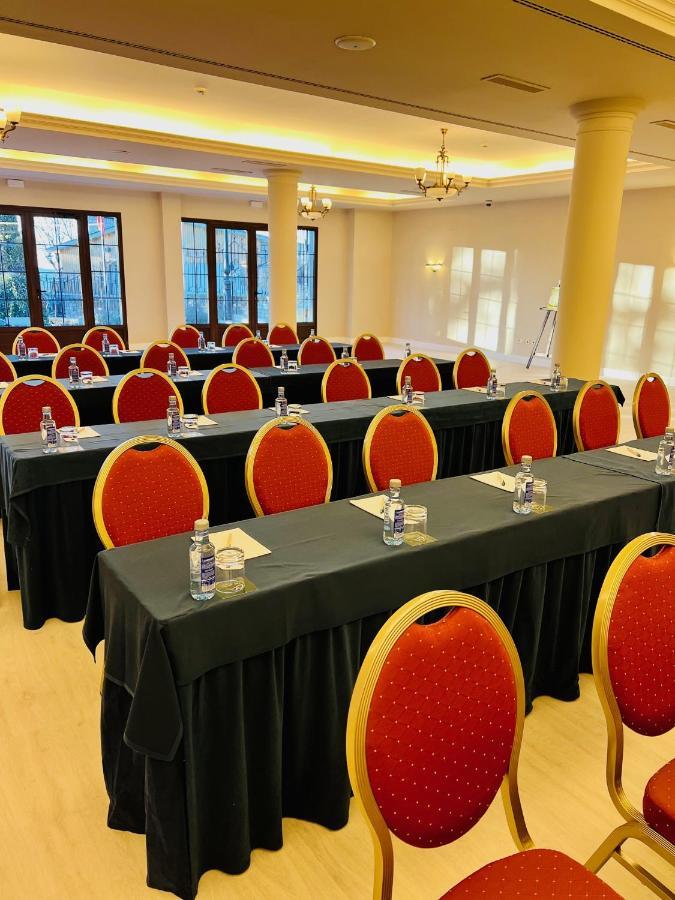 Palacio Miraflores 미라플로레스 데 라 시에라 외부 사진