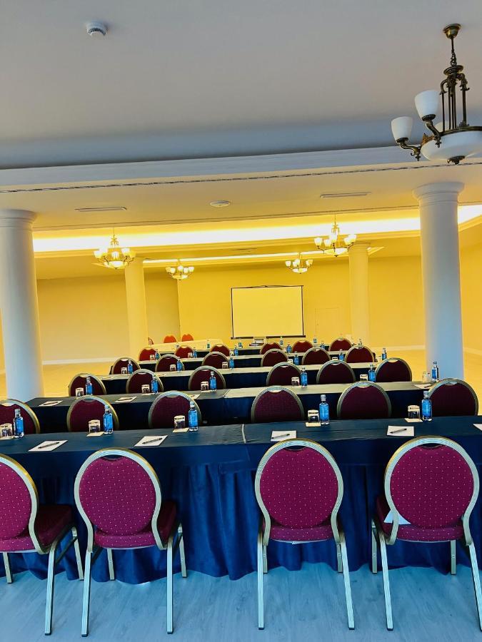 Palacio Miraflores 미라플로레스 데 라 시에라 외부 사진